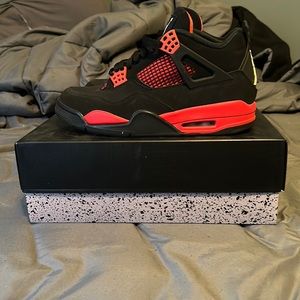COPY - Air Jordan 4 red thunder
